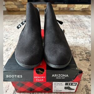 Arizona Jean Company Black Ankle Booties